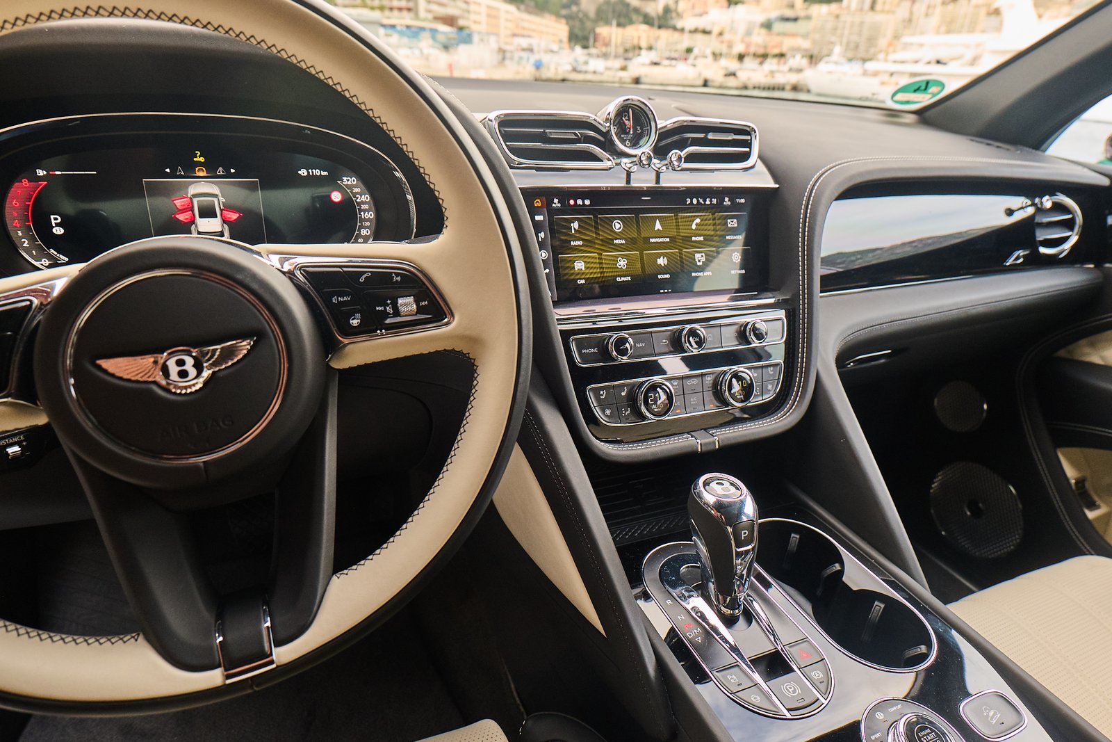 Bentley Bentayga — photo 7